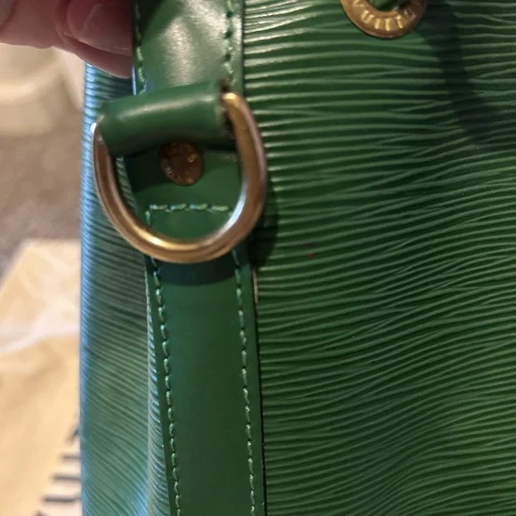 Louis Vuitton Forest Green Leather Shoulder Bag - Picture 7 of 9